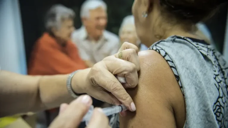 Gripe: Entenda os sintomas, tratamentos e grupos de risco