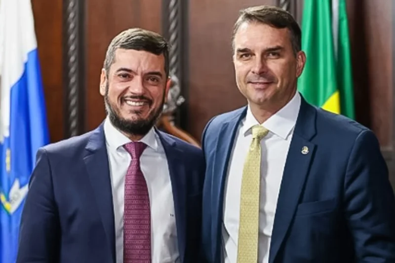 Flávio Bolsonaro e as milícias: O passado que a extrema direita tenta esconder