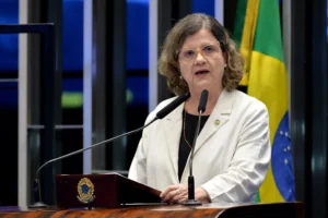 Oposição tenta enterrar fim da 6×1 com PEC que amplia jornada e corta direitos