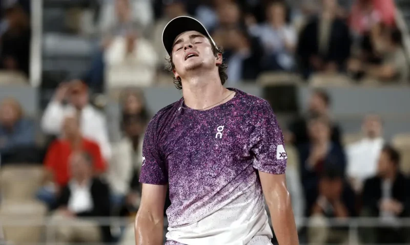João Fonseca se despede de Roland Garros, mas deixa legado para o tênis brasileiro