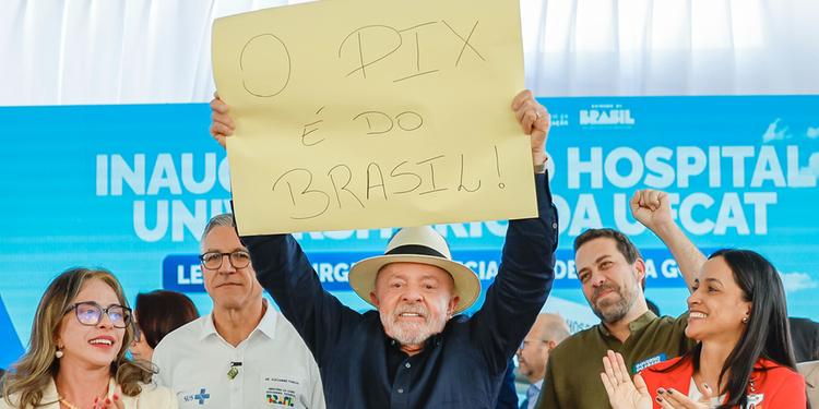 Lula defende Pix e critica EUA: ‘Não seremos republiqueta de banana’ contra MasterCard e Visa