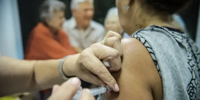 Gripe: Entenda os sintomas, tratamentos e grupos de risco